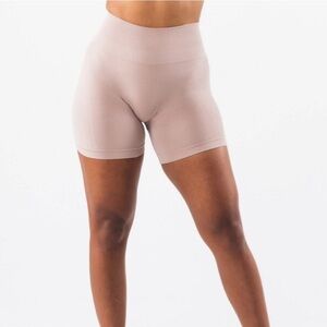 Alphalete Women's Contour Ultra High Rise Short Porcelain Medium NWOT